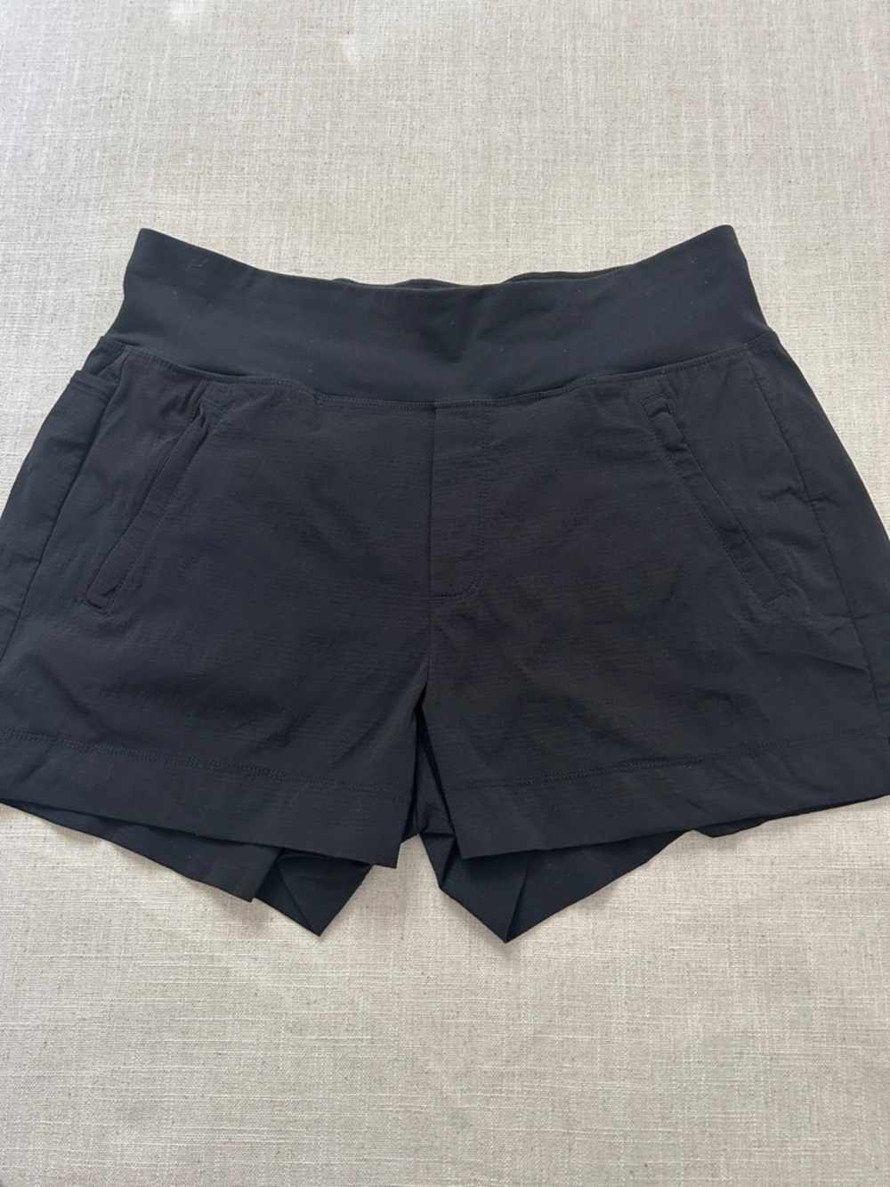 Athleta Trekkie North Shorts Women's 10 Black Ripstop Athletic Leisure - Picture 10 of 10